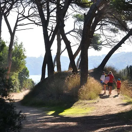 Hyedhi Pour 4 Personnes Avec Vue Sur Le Port D'hyères Hyères