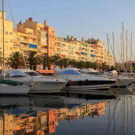Hyedhi Pour 4 Personnes Avec Vue Sur Le Port D'hyères * Hyères