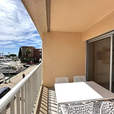 Hyedhi Pour 4 Personnes Avec Vue Sur Le Port D'hyeres Apartment Hyeres